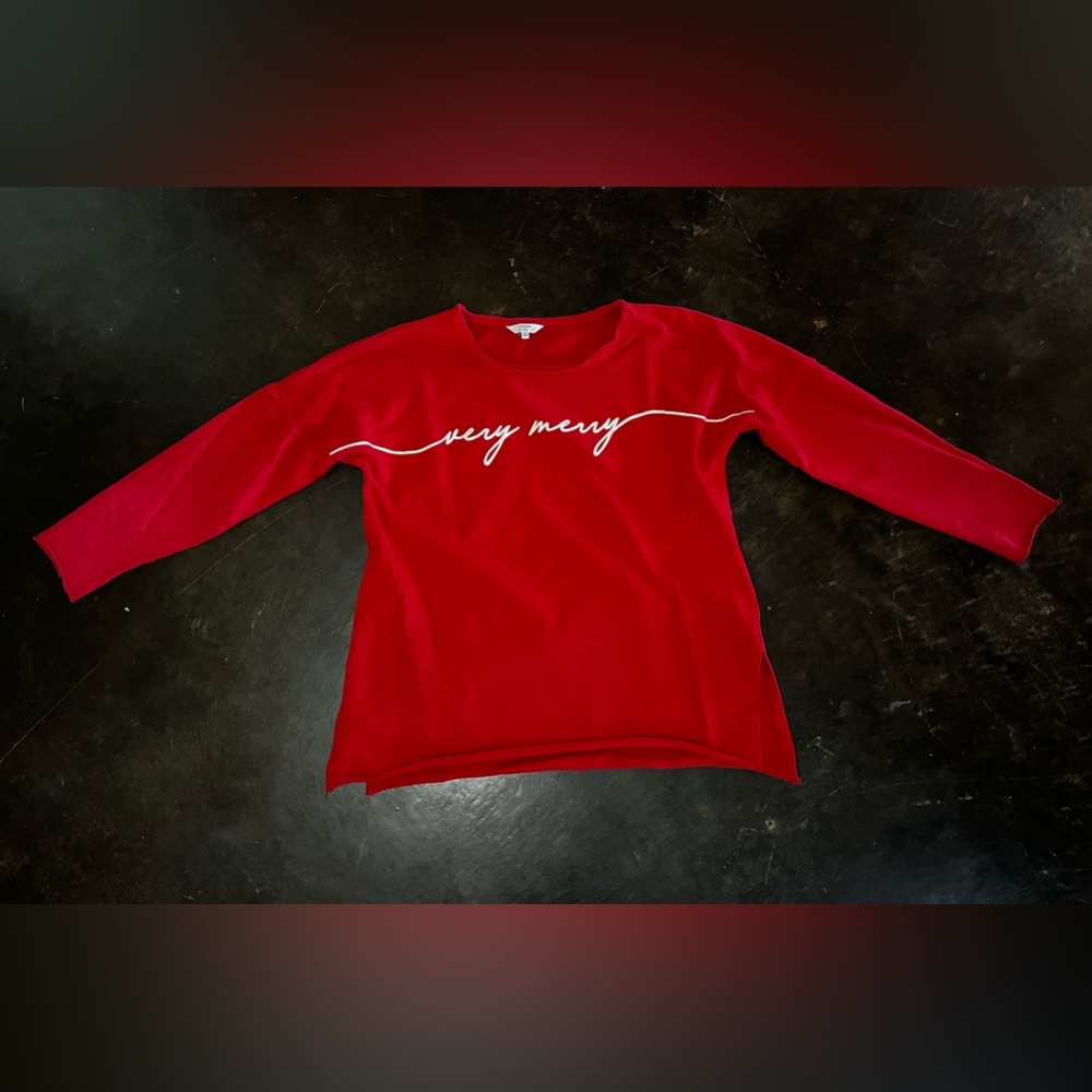 Crown and Ivy Red Very Merry Christmas Shirt, M